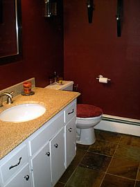 Stylish 2 Bedroom Condo in Convenient Location in Roseville, MN