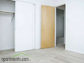 Outstanding 2 Bedroom Apartment with Up to One Month Free in Denver, CO (Photo 10 of 12)