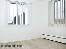 Outstanding 2 Bedroom Apartment with Up to One Month Free in Denver, CO (Photo 5 of 12)