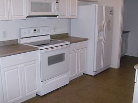 Great Condo 2 Bedroom Condo with 1 Car Garage! in Fort Pierce, FL (Photo 2 of 4)