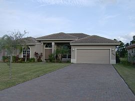 Beautiful 4 Bedroom Pool Home in Sawgrass Lakes Community! in Port Saint Lucie, FL