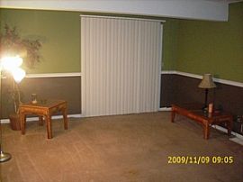 Cozy 2 BR, 1.5 BA Townhome with Finished Walkout Basement in Bellevue, NE (Photo 4 of 5)