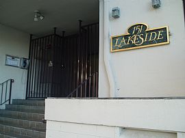 Cozy  Lake View Studio Condo with Large Balcony in Oakland, CA