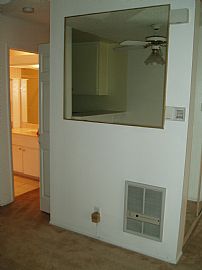 Cozy  Lake View Studio Condo with Large Balcony in Oakland, CA (Photo 5 of 10)