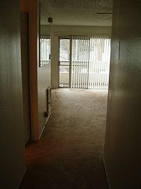 Cozy  Lake View Studio Condo with Large Balcony in Oakland, CA (Photo 6 of 10)