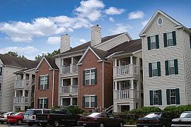 Convenient 1 Bedroom Apartment in Great Location in Tallahassee, FL (Photo 2 of 9)