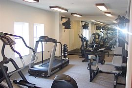 Prestigious 3 Bedroom Apartment Near Cleveland State University in Cleveland, OH (Photo 3 of 4)