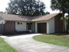 Nice 3 Bedroom Home in Excellent Condition with Vaulted Ceilings in Tampa, FL