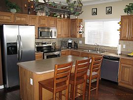 Gorgeous 4 Bedroom House in Great Location in Peoria, AZ (Photo 2 of 3)