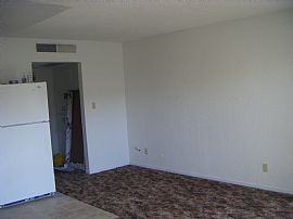 Beautiful Newly Remodeled 1 BR, 1 BA Apartment with New Paint in Clovis, CA (Photo 6 of 7)