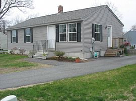Great, Newer, Sunny 3 Bedroom Home - Move in Before Christmas! in Portland, ME (Photo 8 of 8)