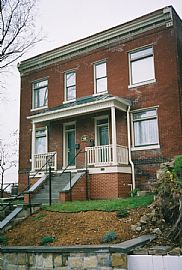 Upscale Historic 2 Bedroom Townhome - Short-Term Rental  in Saint Joseph, MO