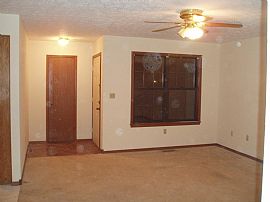 Spacious 1200 Sq. Ft. 
2 Bedroom Home in Duplex  in Springfield, MO (Photo 3 of 9)