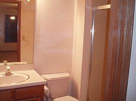 Spacious 1200 Sq. Ft. 
2 Bedroom Home in Duplex  in Springfield, MO (Photo 4 of 9)