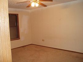 Spacious 1200 Sq. Ft. 
2 Bedroom Home in Duplex  in Springfield, MO (Photo 9 of 9)