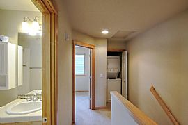 Beautiful 2 Bedroom Townhouse - Central District in Seattle, WA (Photo 6 of 10)