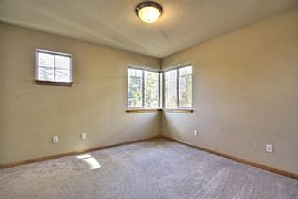 Beautiful 2 Bedroom Townhouse - Central District in Seattle, WA (Photo 8 of 10)