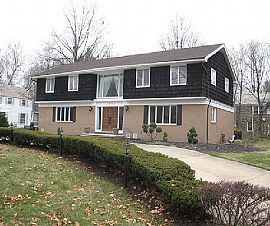 Partially Furnished 5 Bedroom House - LOADED WITH EXTRAS!
 in Shaker Heights, OH