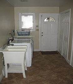 Partially Furnished 5 Bedroom House - LOADED WITH EXTRAS!
 in Shaker Heights, OH (Photo 9 of 9)