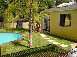 Tuscany in The Valley! 2 BR, 1 BA Home in Quaint  Neighborhood  in Lake Balboa, CA (Photo 12 of 12)