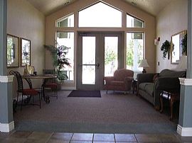 Life Is Great on The Ridge in This 2 Br, 2 Ba Apartment! in Portland, OR (Photo 9 of 10)