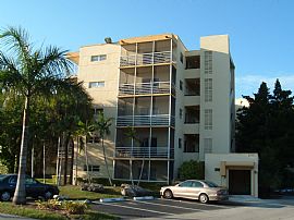 Huge 2 Bedroom Oaks Condo Near Hard Rock Casino in Davie, FL