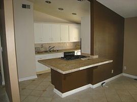 Cozy and Comfortable 3 BR, 2 BA Home with Huge Backyard in Thousand Oaks, CA (Photo 3 of 7)