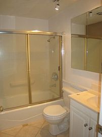 Cozy and Comfortable 3 BR, 2 BA Home with Huge Backyard in Thousand Oaks, CA (Photo 4 of 7)