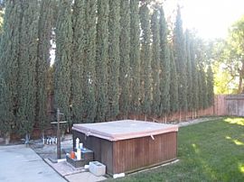 Cozy and Comfortable 3 BR, 2 BA Home with Huge Backyard in Thousand Oaks, CA (Photo 7 of 7)