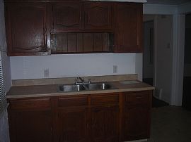 Large 3 Bedroom Single Family House with 1.5 Car Garage  in Cleveland, OH (Photo 2 of 5)