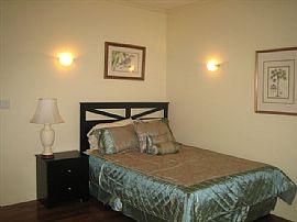 Charming 1 Bedroom Apartment By The Beach and Worth Avenue  in Palm Beach, FL (Photo 2 of 3)