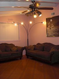 Beautiful and Huge 5 BR, 4 BA House with 2000 Sq. Ft. in Panorama City, CA (Photo 3 of 10)