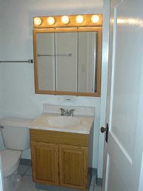 Sophisticated 2 BR, 1 BA House with Hardwood Floors in Lakewood, OH (Photo 4 of 6)