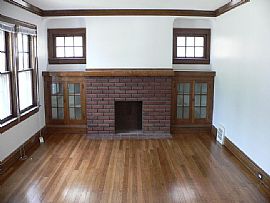 Sophisticated 2 BR, 1 BA House with Hardwood Floors in Lakewood, OH (Photo 5 of 6)