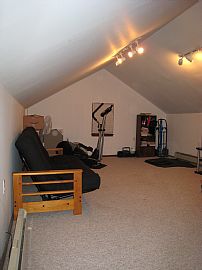 Sophisticated 2 BR, 1 BA House with Hardwood Floors in Lakewood, OH (Photo 6 of 6)