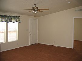 Beautiful 3 Bedroom - 5 Minutes From NAU Or Downtown Flagstaff in Flagstaff, AZ
