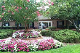 Pristine 2 Br, 1 Ba Apartment - Free Rent - No Application Fees in Greenville, SC (Photo 2 of 2)