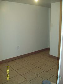 Well Maintained 2 Bedroom Apartment Near Northwest Side in Chicago, IL (Photo 2 of 5)