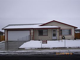 Nice and Beautiful 3 Br, 2 Ba Home in Quiet Neighborhood in Dayton, NV (Photo 1 of 6)