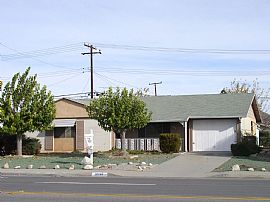 Great 2 BR, 2 BA Home - Small Pet Okay in Sun City, CA