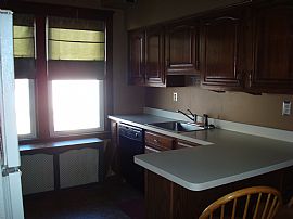 Exquisite 3 Bedroom Apartment - Close to RPL in Troy, NY (Photo 2 of 4)