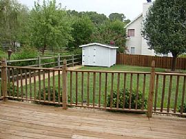 Immaculate 3 Bedroom House - Fenced Backyard and Two Car Garage in Charlotte, NC (Photo 5 of 11)