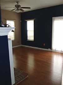 Immaculate 3 Bedroom House - Fenced Backyard and Two Car Garage in Charlotte, NC (Photo 7 of 11)