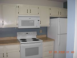 Spacious 2 BR, 2.5 BA Townhouse in Raintree   in Charlotte, NC (Photo 3 of 6)