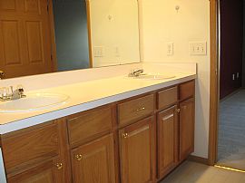 Nice 3 BR, 3 BA Gahanna Condo with Lots of Amenities!
 in Gahanna, OH (Photo 3 of 7)