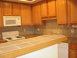 Nice 3 BR, 3 BA Gahanna Condo with Lots of Amenities!
 in Gahanna, OH (Photo 4 of 7)