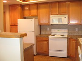 Nice 3 BR, 3 BA Gahanna Condo with Lots of Amenities!
 in Gahanna, OH (Photo 5 of 7)