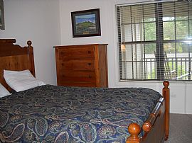 Beautiful 2 BR, 2 BA Mill Creek Condo - Easy level Access in Franklin, NC (Photo 9 of 10)