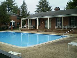 Gorgeous 2 Bedroom Townhouse with New Paint and Carpet  in Franklin, TN (Photo 2 of 2)