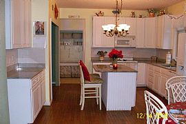 Designer 3 Bedroom Home Near University of Delaware in Newark, DE (Photo 2 of 11)